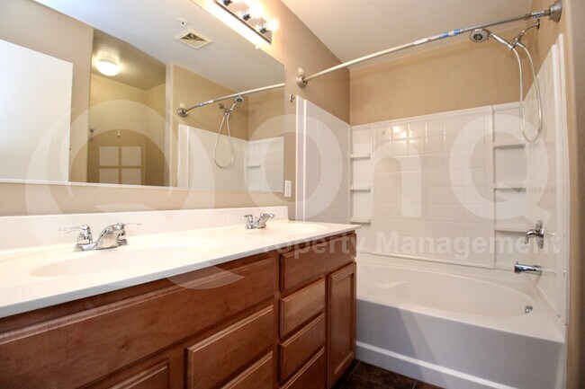 Building Photo - 1255 S Rialto