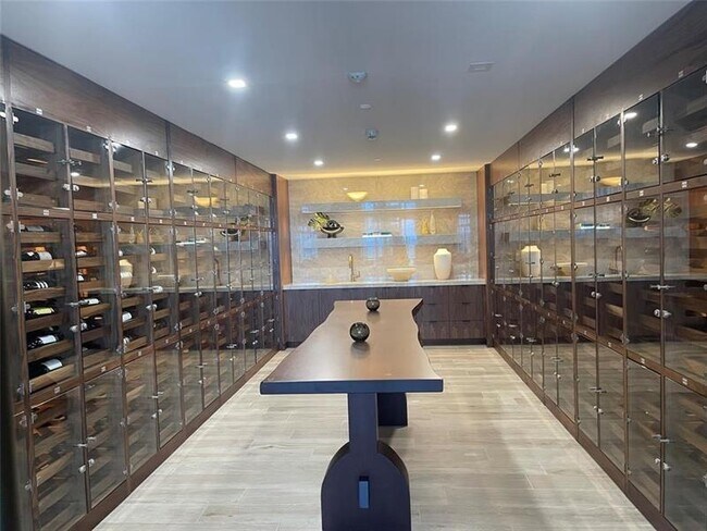 Building Photo - 1116 N Ocean Blvd