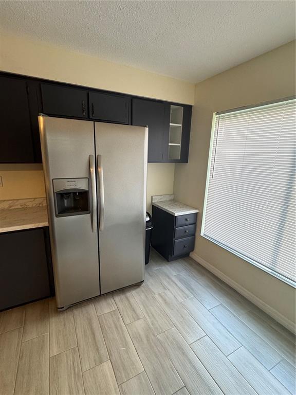 Building Photo - 2208 Valleybrook Ave