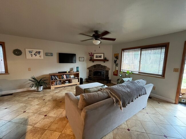 Building Photo - 3361 Heavenly Valley Rd