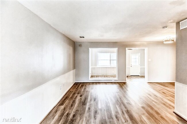 Building Photo - 4137 Woodfin St