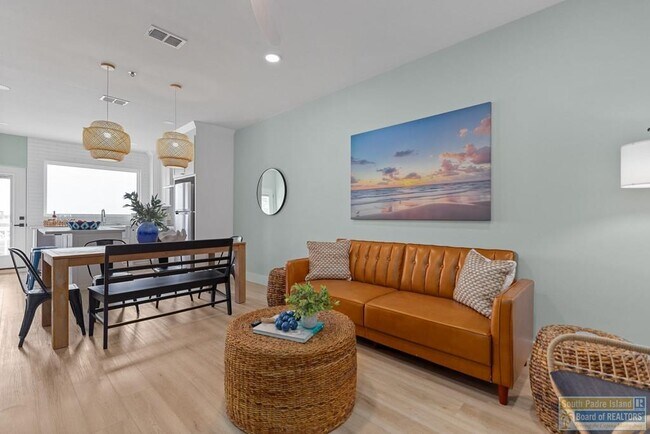 Building Photo - 111 W Sunny Isle Dr