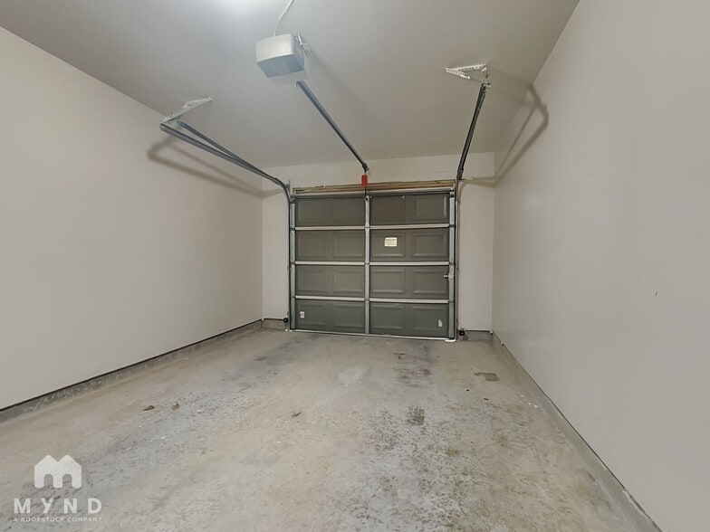 Building Photo - 6128 Sidney St