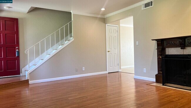 Building Photo - 2828 Royal Ann Ln