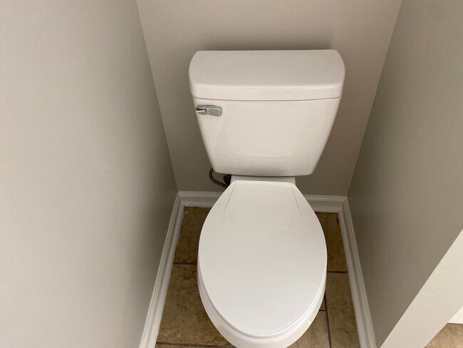 Building Photo - 189 Middle School Rd