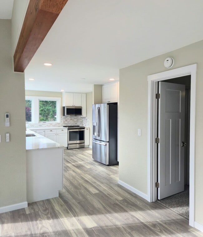 Building Photo - Newly Remodeled 2 Bedroom Home & ADU For R...