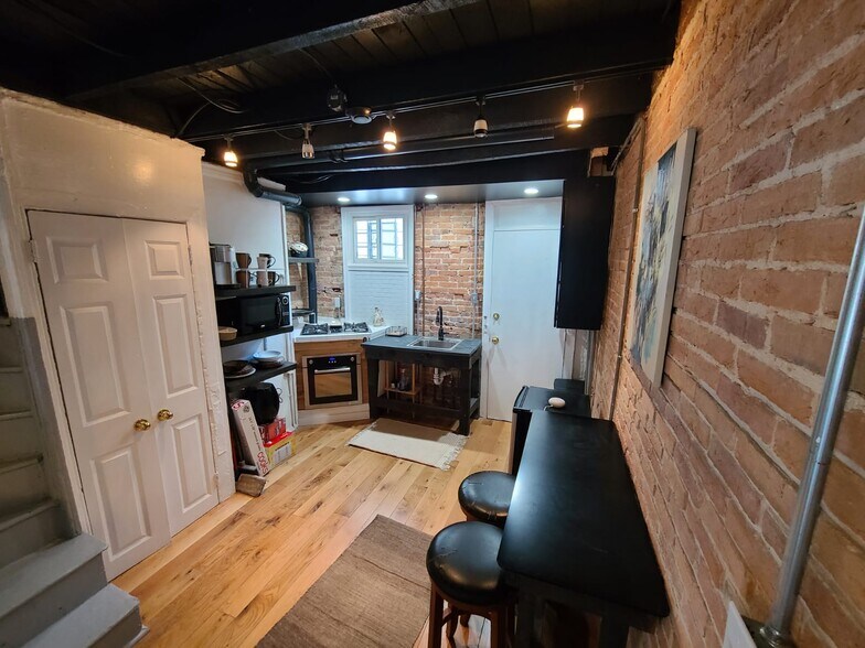 Building Photo - 1609 Lemmon St