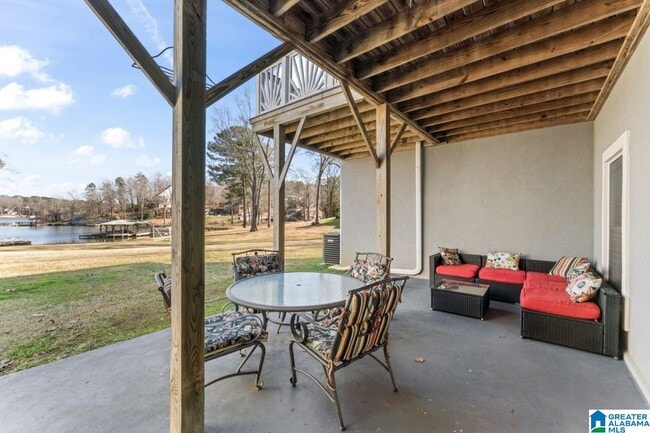 Building Photo - 20892 Sharon Dr