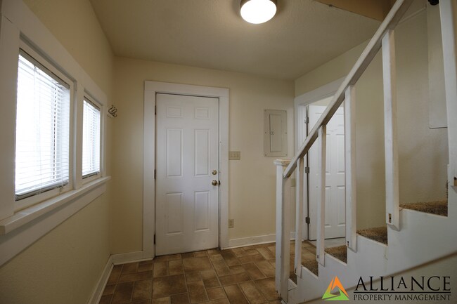 Building Photo - 321 Kearney St