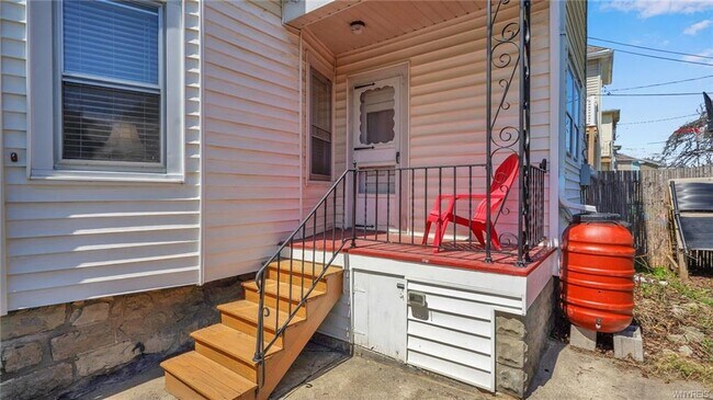 Building Photo - 59 Crestwood Ave