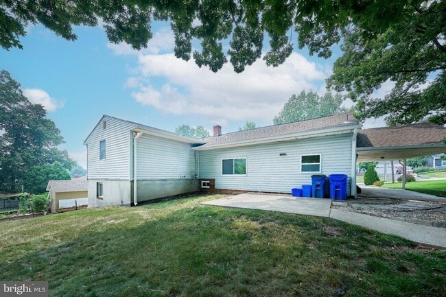 Building Photo - 2924 Gracefield Rd