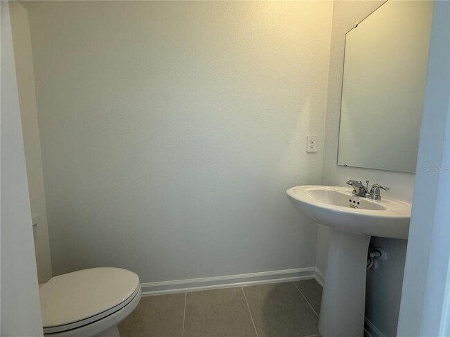 Building Photo - 1926 Sarah St