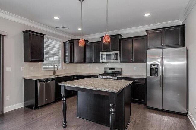 Building Photo - Charming 4 beds 2.5 baths Home in Berewick!