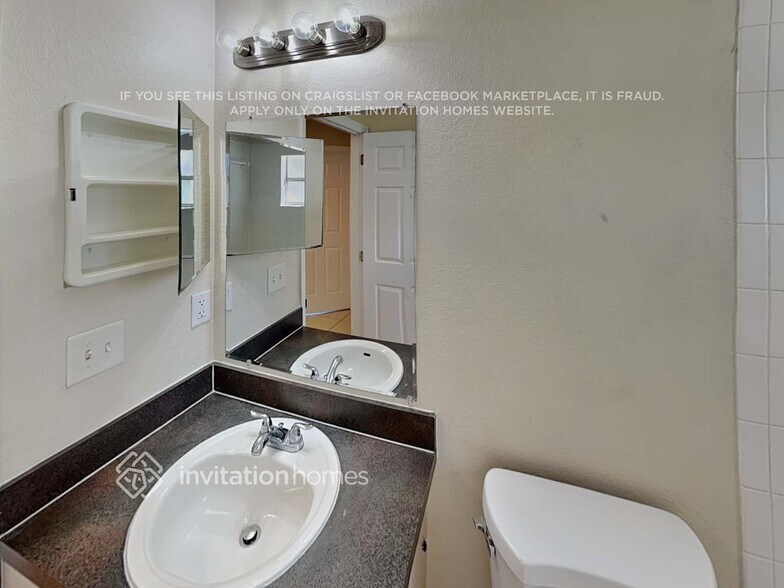 Building Photo - 441 Eagle Dr