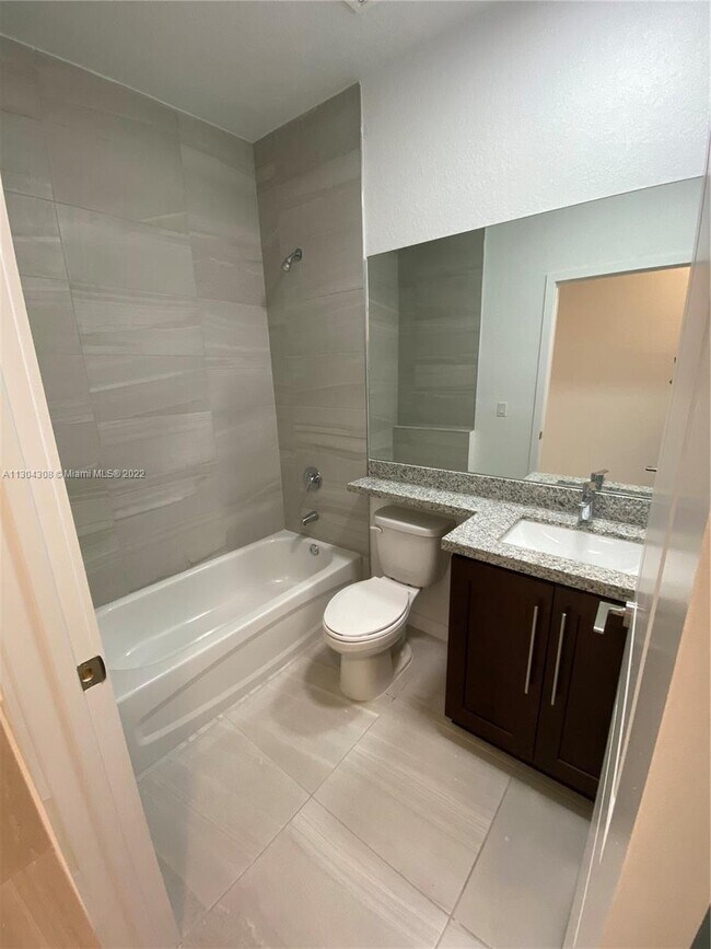 Building Photo - 15400 NE 7th Ave