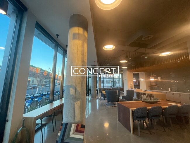 Primary Photo - 525 Lincoln St