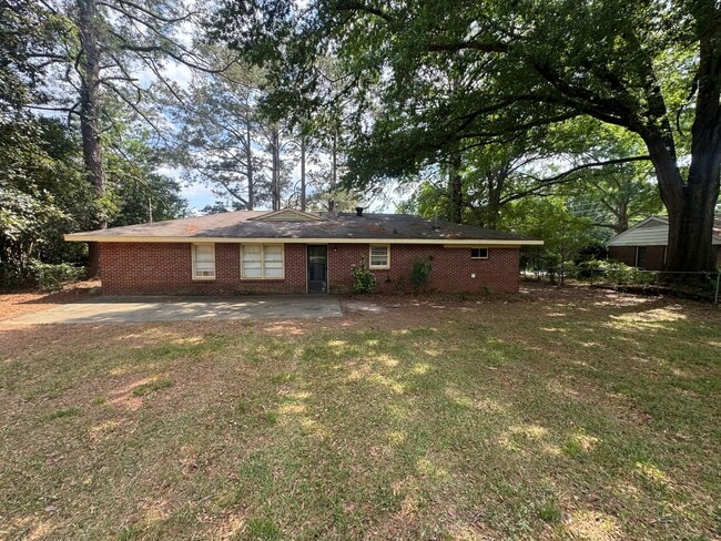 Building Photo - Brick One Level.