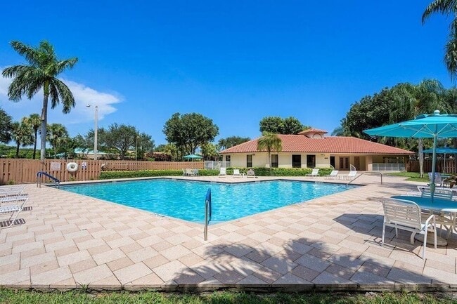 Building Photo - 3355 Jaywood Terrace