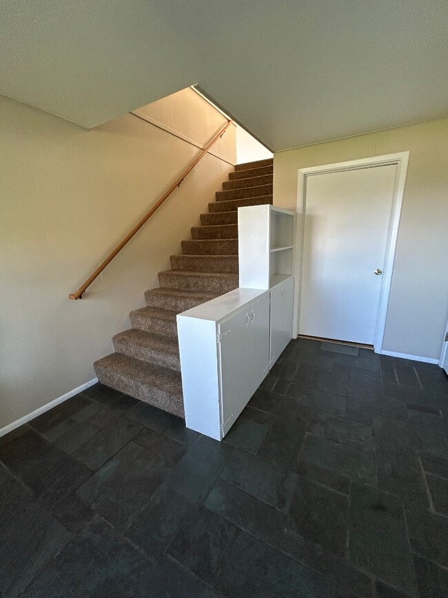 Building Photo - 908 Whitaker Dr