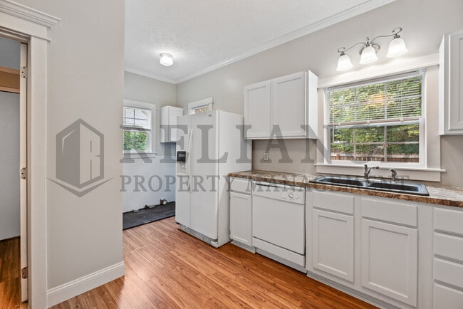 Building Photo - 201 S Volutsia Ave