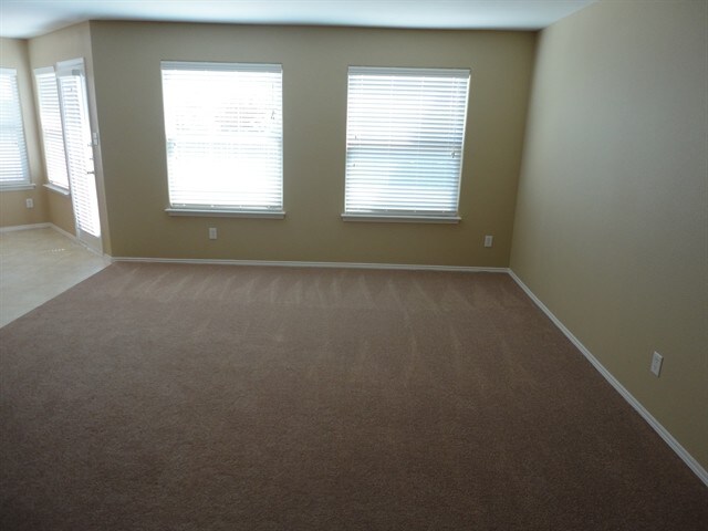Building Photo - 5512 Parkview Hills Ln