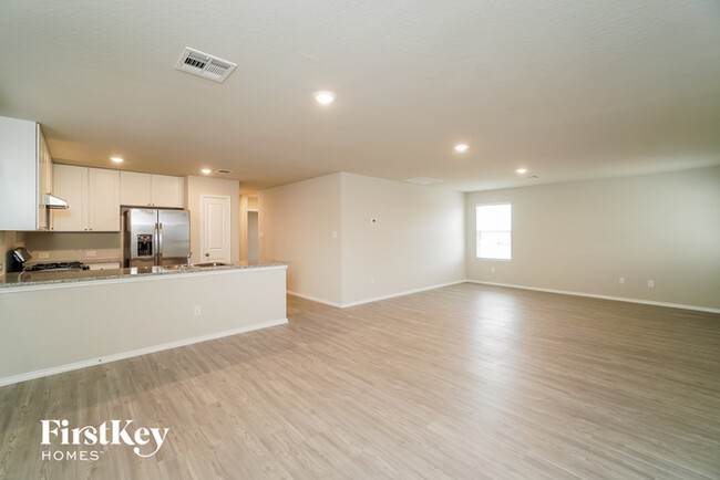 Building Photo - 9806 Littleton Grist