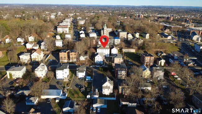 Building Photo - 132 Beaver St