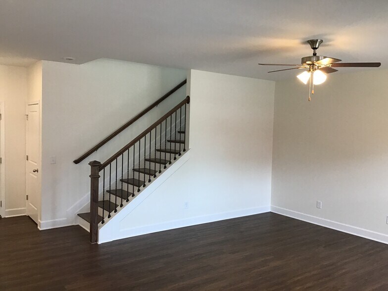Building Photo - 4992 Chutney Dr