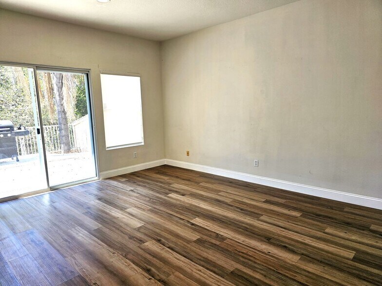 Building Photo - 23850 Nicole Way