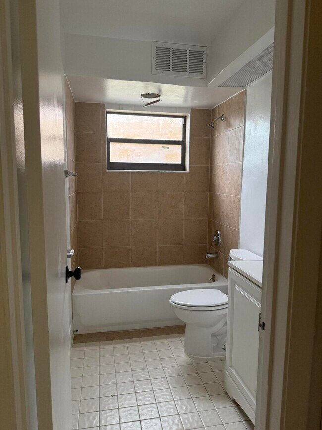 Building Photo - 2541 NW 56th Ave
