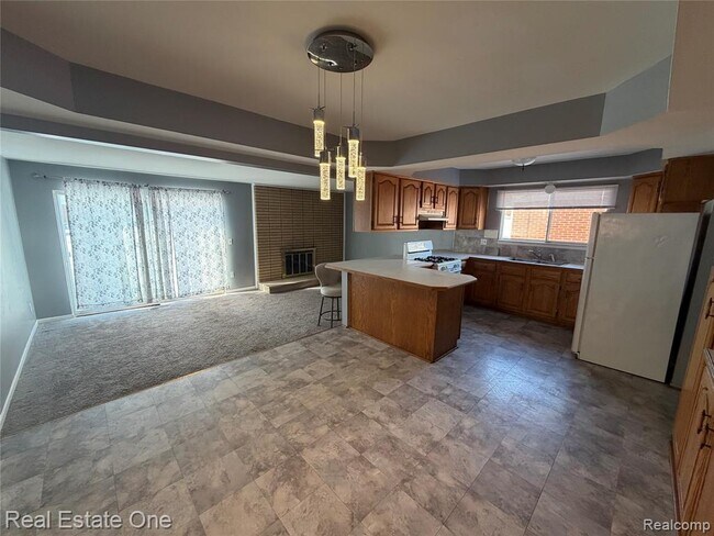 Building Photo - 34639 Richard O Dr