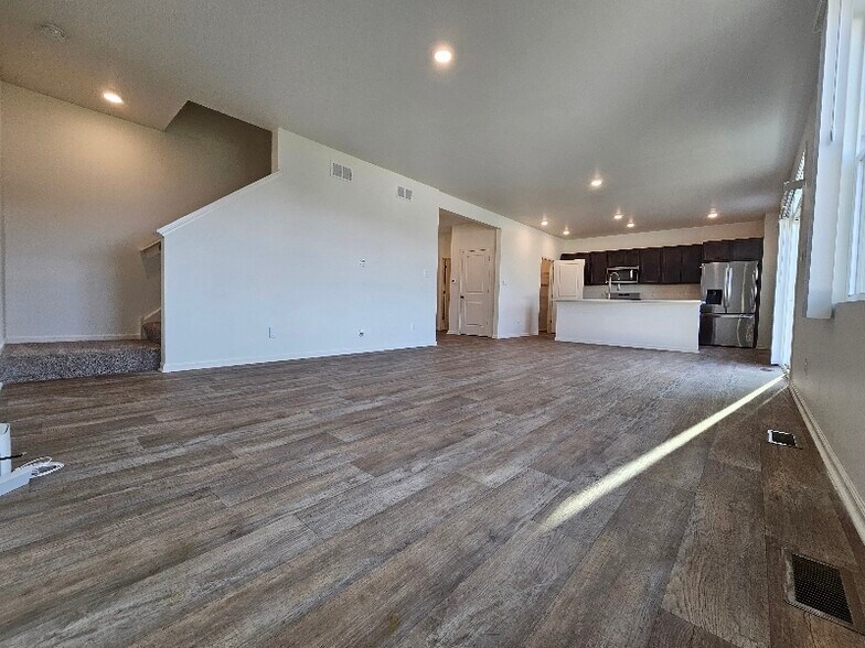 Building Photo - 7750 W 105th Pl