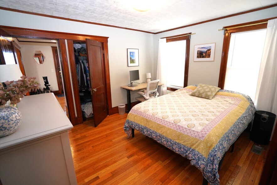 Building Photo - 15 Perthshire Rd