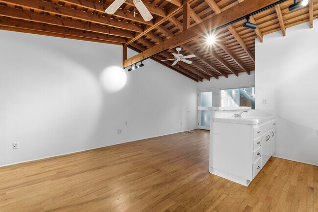 Building Photo - 7618 Norton Ave