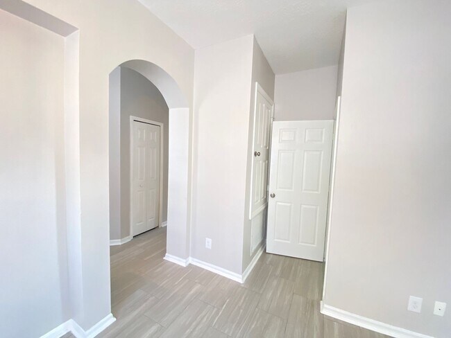 Building Photo - 1737 Lalique Ln