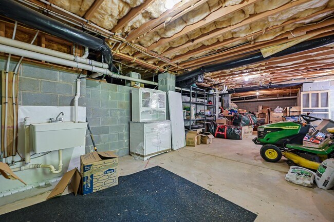 Building Photo - 8729 Riverwood Rd