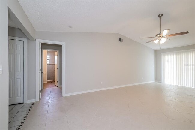 Building Photo - 403 Allspice Ct