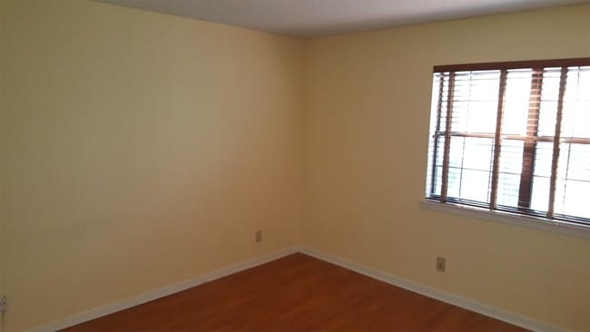 Building Photo - 606 Barrington Hills Dr