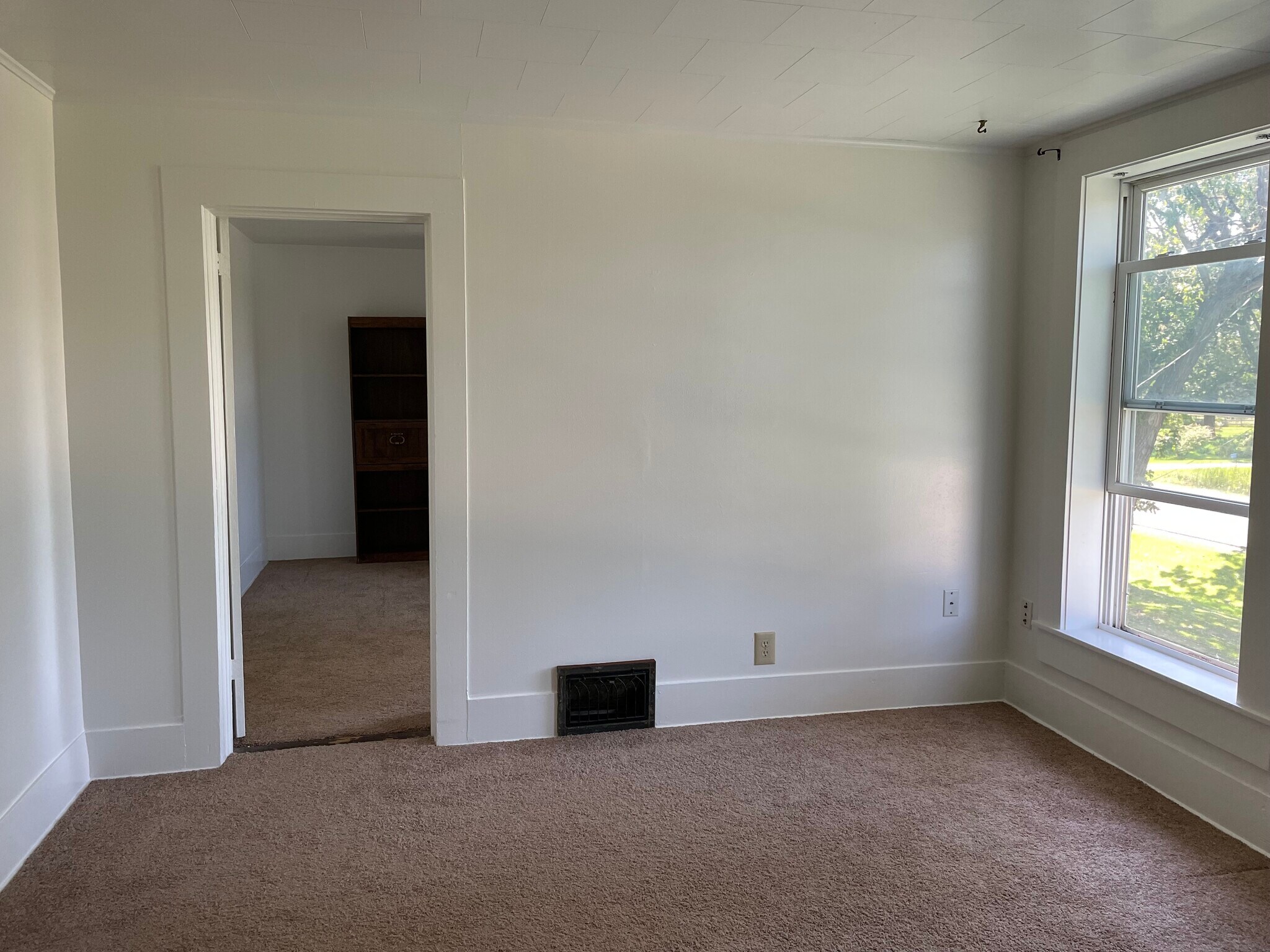 View to the second bedroom/office - N5385 County Rd V