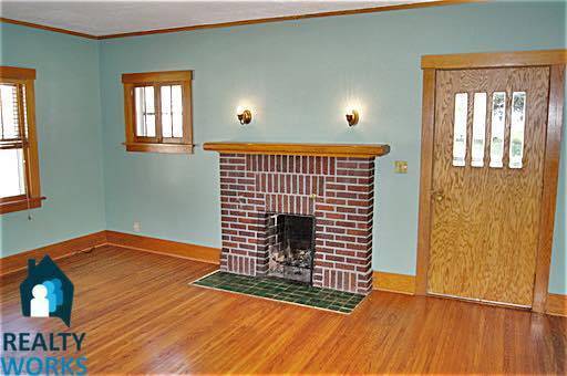 Building Photo - Super Cool bungalow in the Country Club ne...