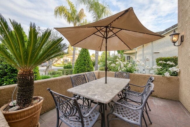 Building Photo - Impressive 4 Bedroom 2.5 Bath home with Po...