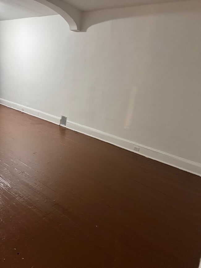 Building Photo - Lovely Home - North Philadelphia