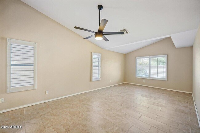 Building Photo - 11144 E Laurel Ln