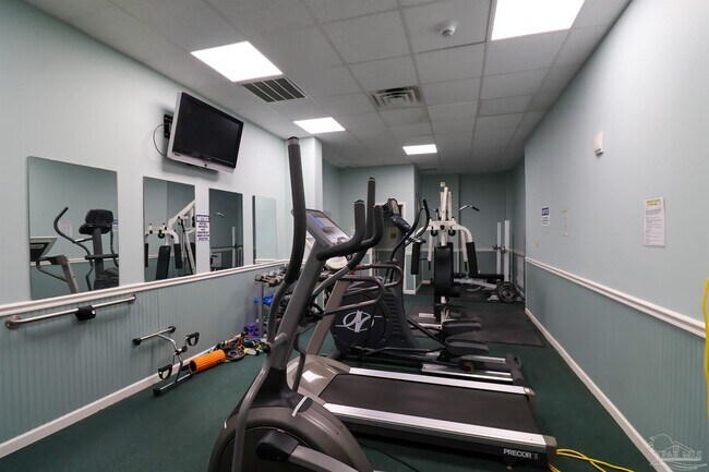 Building Photo - 825 Bayshore Dr