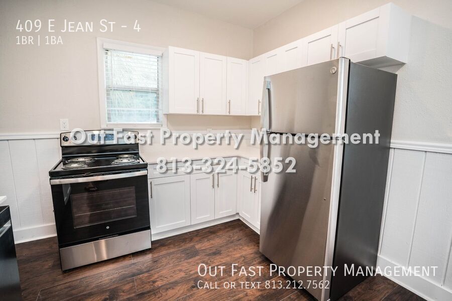 Building Photo - 409 E Jean St