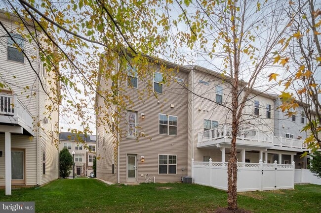 Building Photo - 214 Tanner Ln