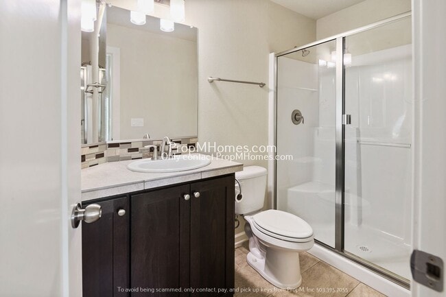Building Photo - 441 NE Tork Pl