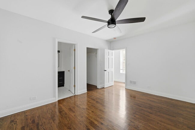 Building Photo - 2618 W Augusta Blvd