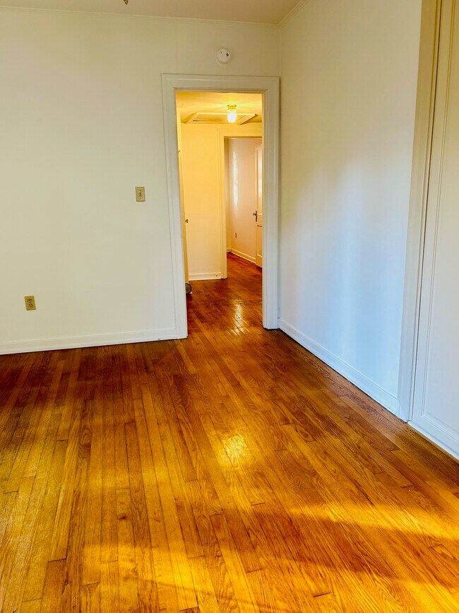 Building Photo - 1258 Monterey St