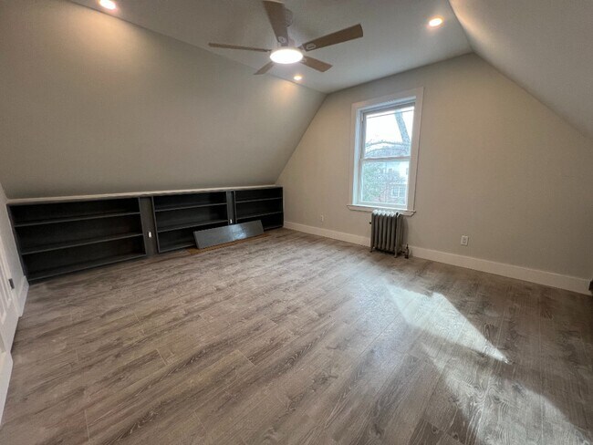 Building Photo - Lovely 2 Bed 2 Bath Gardens House w Terrace